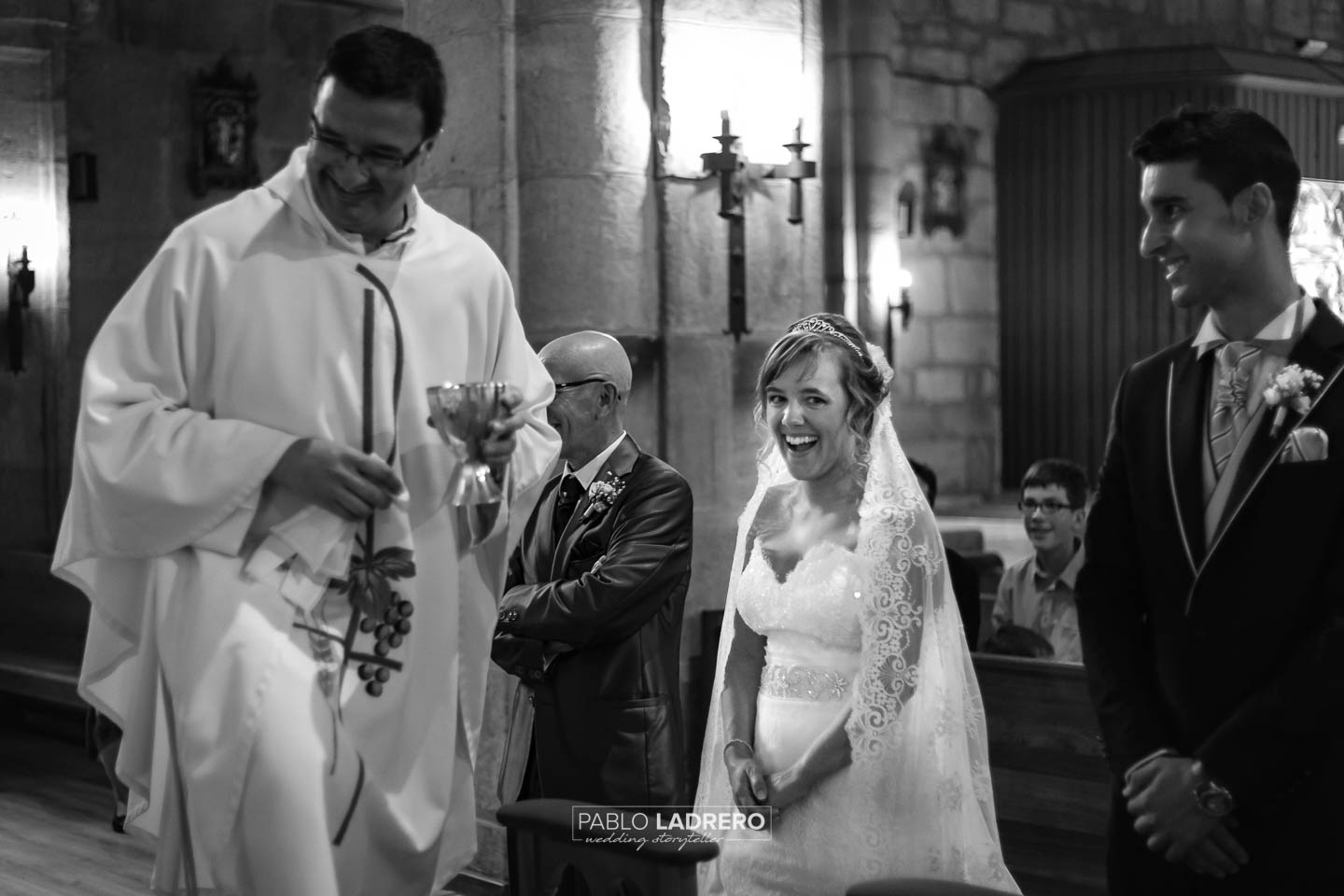 fotografia_de_boda_en_quintanar_de_la_sierra_burgos_realizada_por_el_fotografo_de_bodas_en_burgos_y_miranda_de_ebro_pablo_ladrero_fotografo