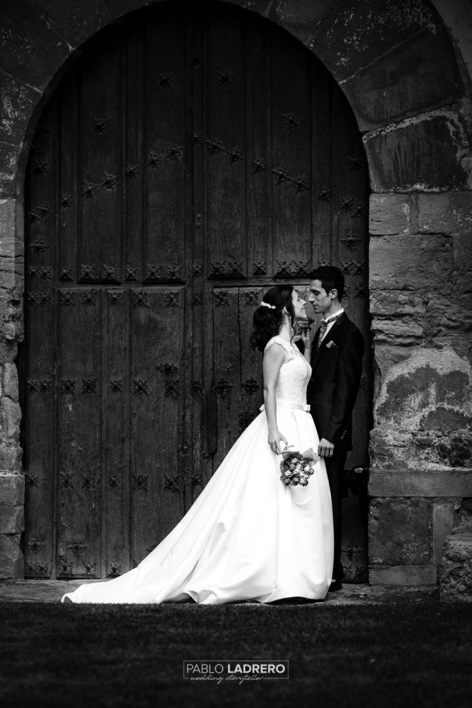 Fotografia de boda retrato en exterior en Logroño Lardero Nalda Islallana Pablo ladrero fotografo