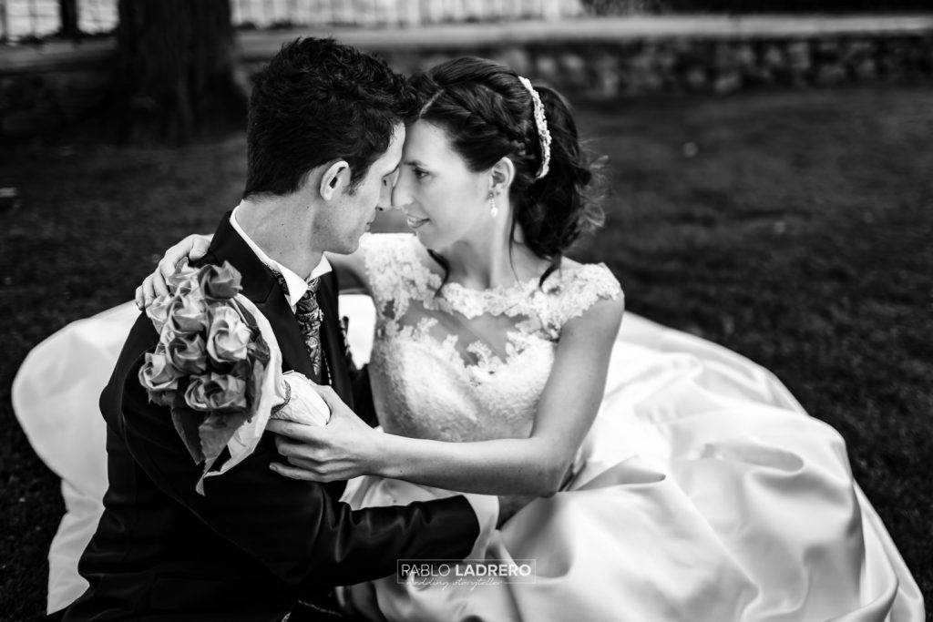 Fotografia de boda retrato en exterior en Logroño Lardero Nalda Islallana Pablo ladrero fotografo