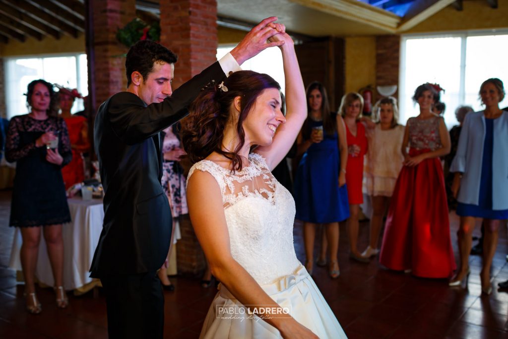 Fotografia de boda baile nupcial en Logroño Lardero Nalda Islallana Pablo ladrero fotografo