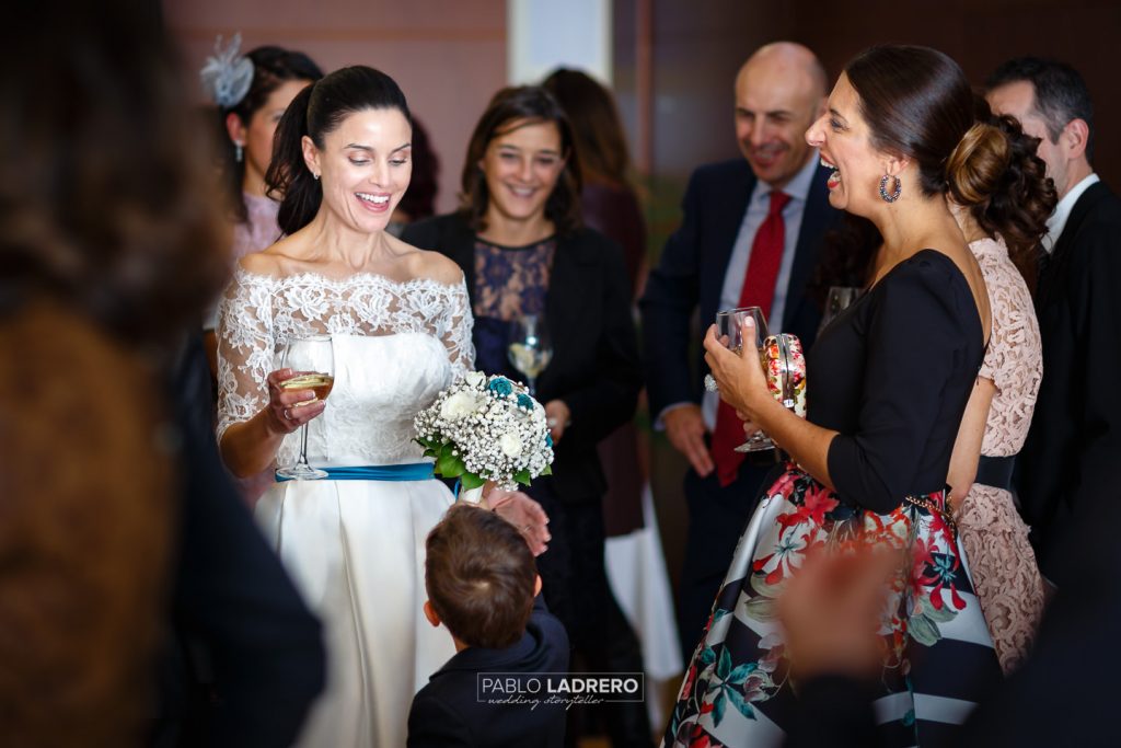 Fotografia de boda civil en hotel Abba Burgos por Pablo ladrero fotógrafo