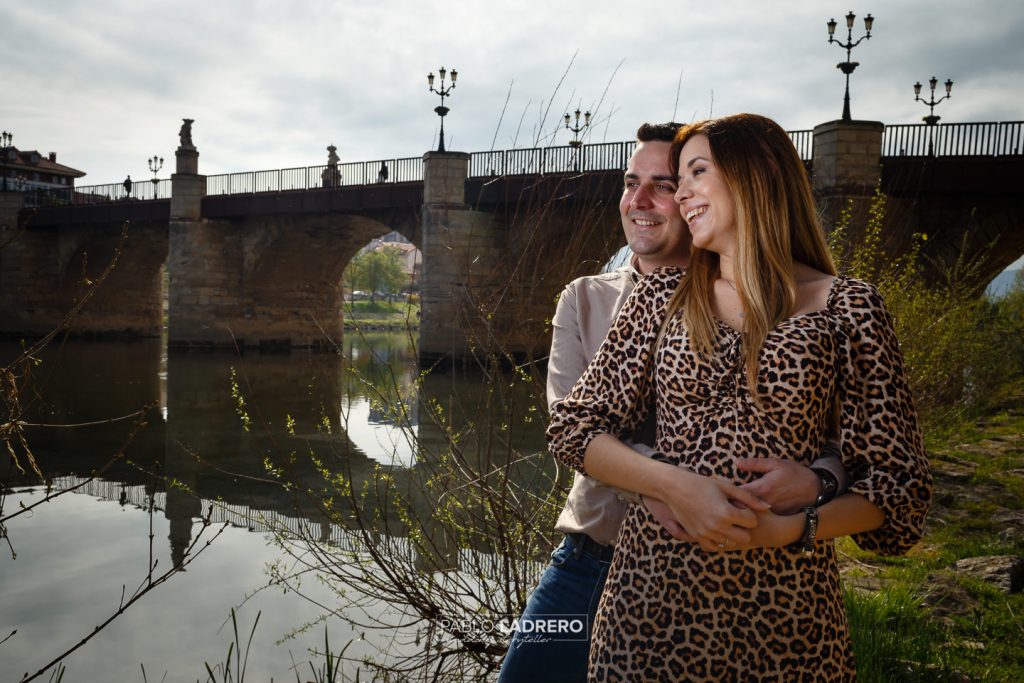 Preboda Miguel e Irene en el puente Carlos III de Miranda de Ebro